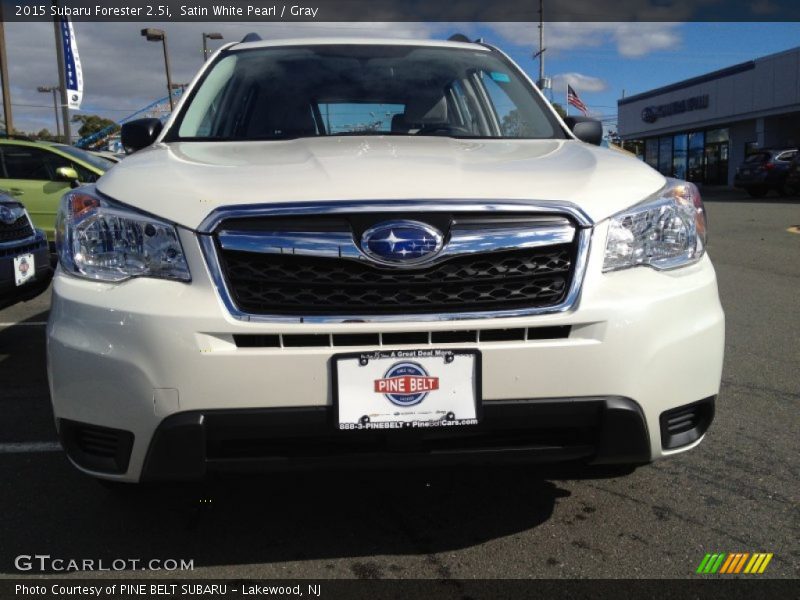 Satin White Pearl / Gray 2015 Subaru Forester 2.5i