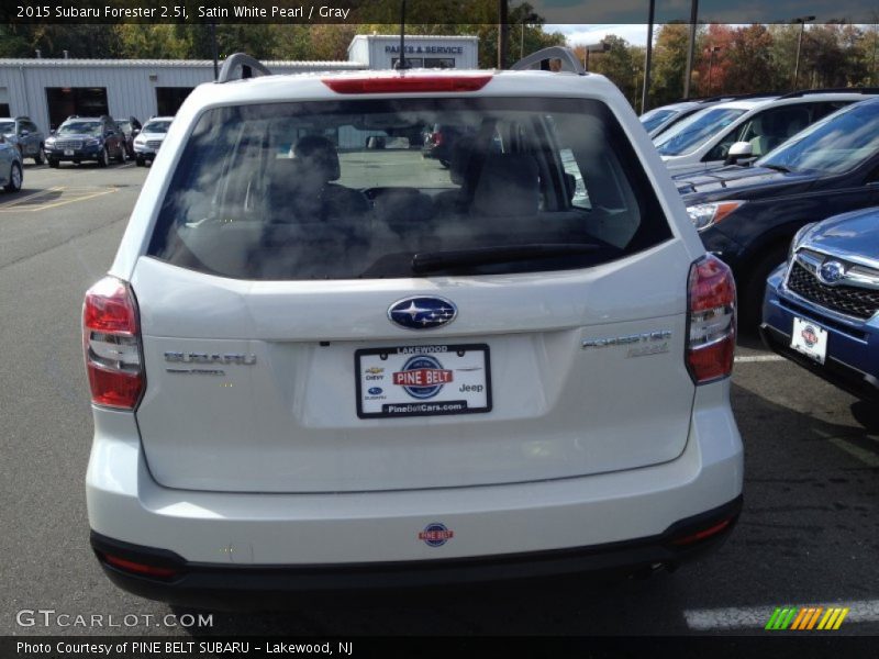 Satin White Pearl / Gray 2015 Subaru Forester 2.5i