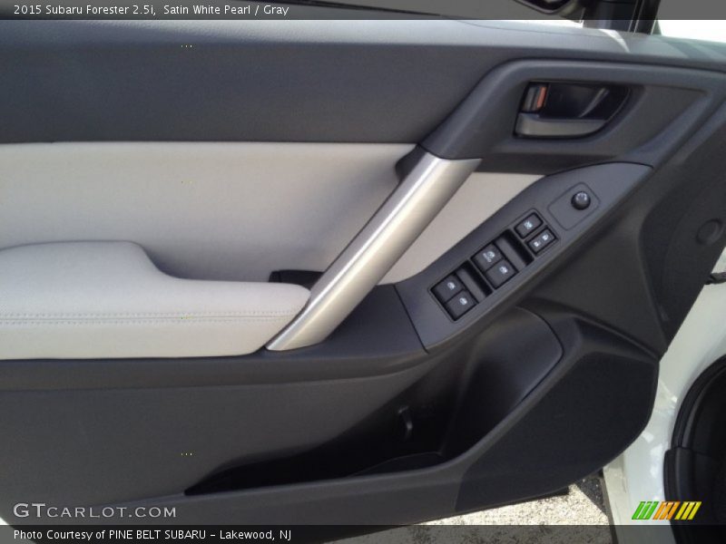 Satin White Pearl / Gray 2015 Subaru Forester 2.5i