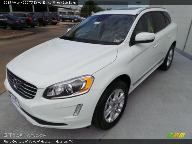 Ice White / Soft Beige 2015 Volvo XC60 T5 Drive-E