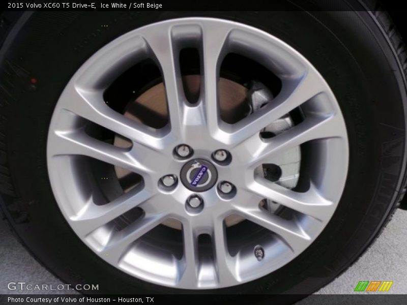 Ice White / Soft Beige 2015 Volvo XC60 T5 Drive-E