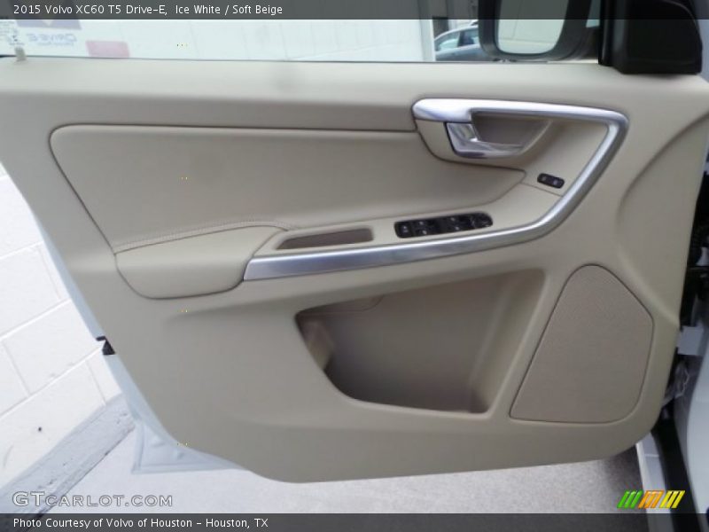 Ice White / Soft Beige 2015 Volvo XC60 T5 Drive-E