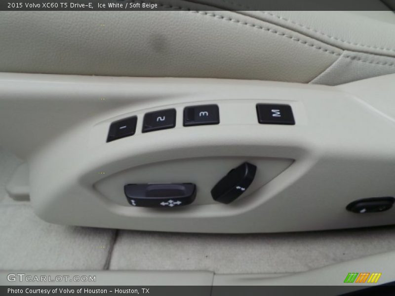 Ice White / Soft Beige 2015 Volvo XC60 T5 Drive-E