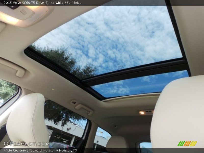Ice White / Soft Beige 2015 Volvo XC60 T5 Drive-E