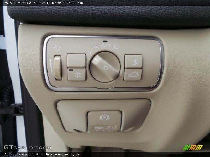 Ice White / Soft Beige 2015 Volvo XC60 T5 Drive-E