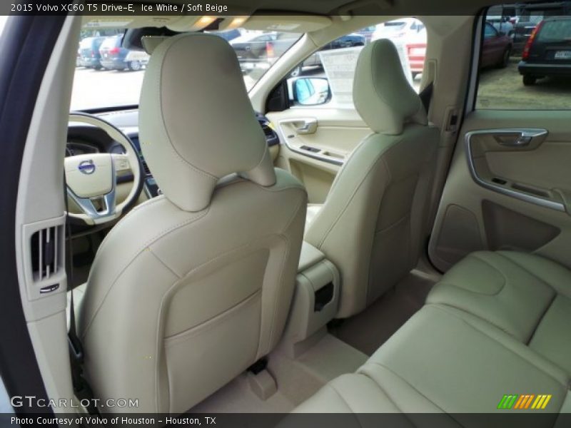 Ice White / Soft Beige 2015 Volvo XC60 T5 Drive-E