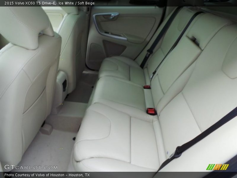 Ice White / Soft Beige 2015 Volvo XC60 T5 Drive-E