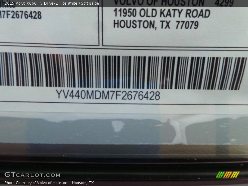 Ice White / Soft Beige 2015 Volvo XC60 T5 Drive-E