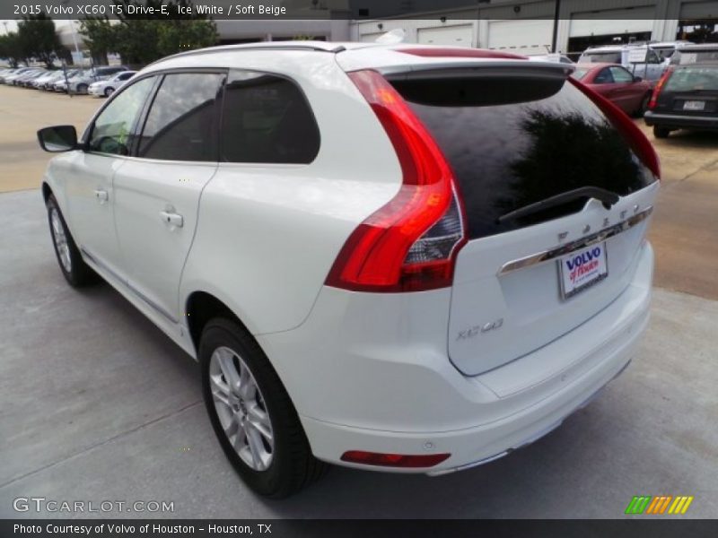 Ice White / Soft Beige 2015 Volvo XC60 T5 Drive-E