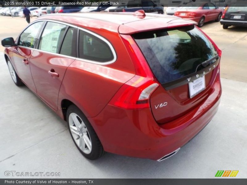 Flamenco Red Metallic / Off-Black 2015 Volvo V60 T5 Drive-E