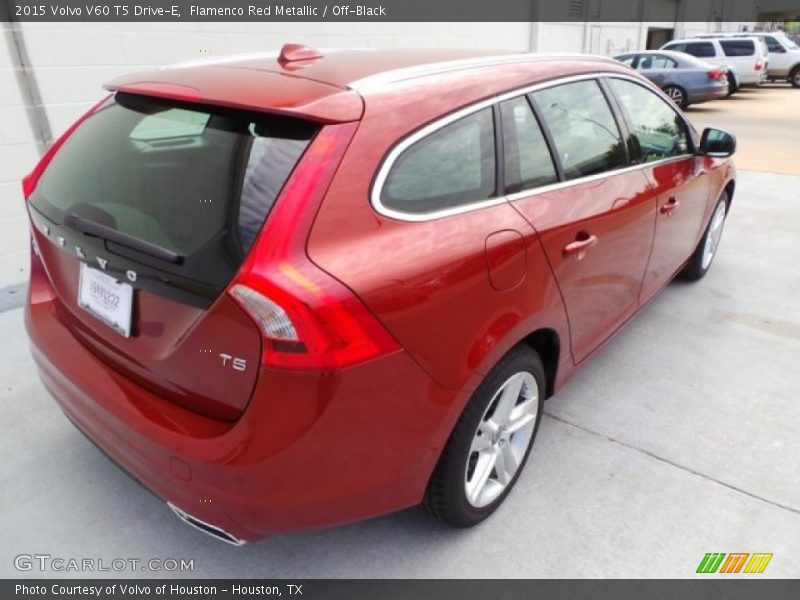 Flamenco Red Metallic / Off-Black 2015 Volvo V60 T5 Drive-E