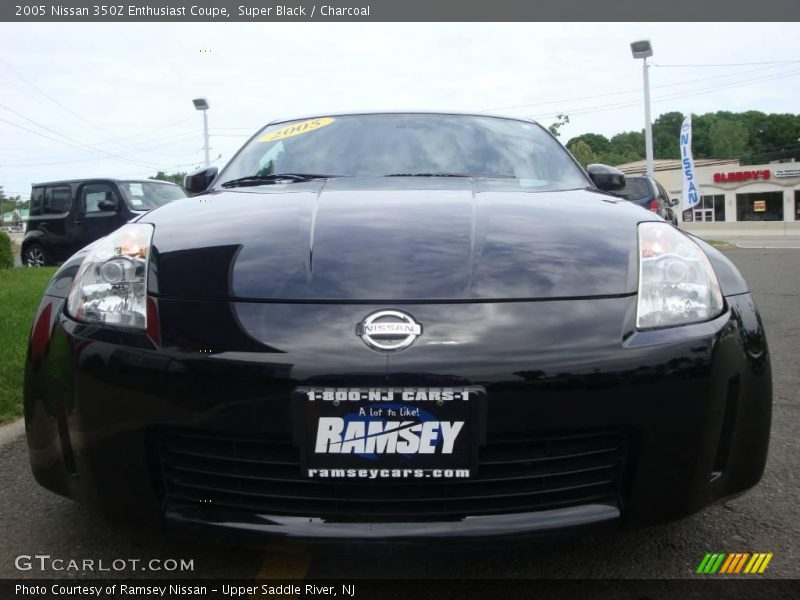 Super Black / Charcoal 2005 Nissan 350Z Enthusiast Coupe