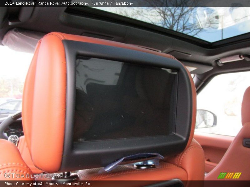 Entertainment System of 2014 Range Rover Autobiography