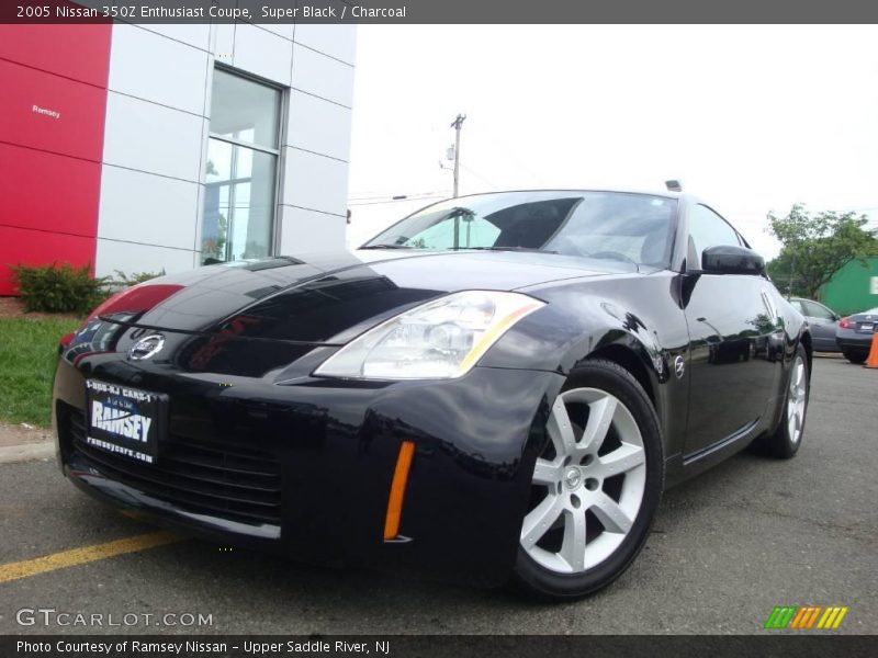 Super Black / Charcoal 2005 Nissan 350Z Enthusiast Coupe