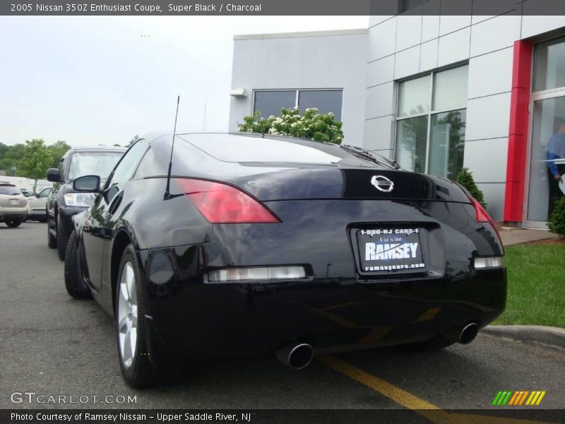 Super Black / Charcoal 2005 Nissan 350Z Enthusiast Coupe