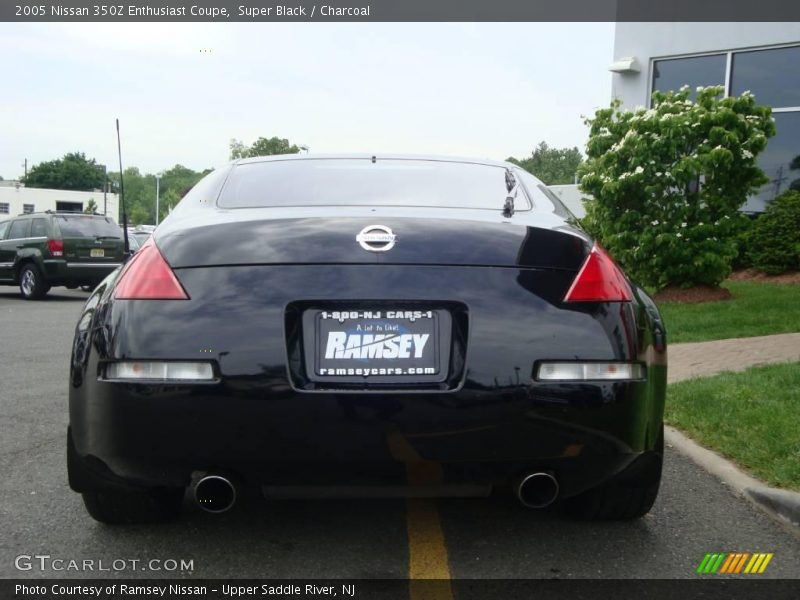 Super Black / Charcoal 2005 Nissan 350Z Enthusiast Coupe