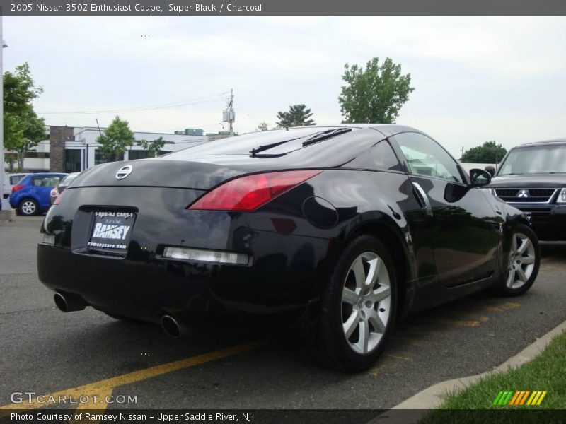 Super Black / Charcoal 2005 Nissan 350Z Enthusiast Coupe