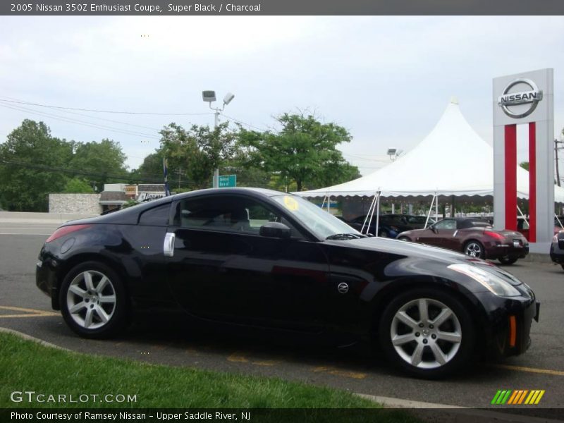 Super Black / Charcoal 2005 Nissan 350Z Enthusiast Coupe