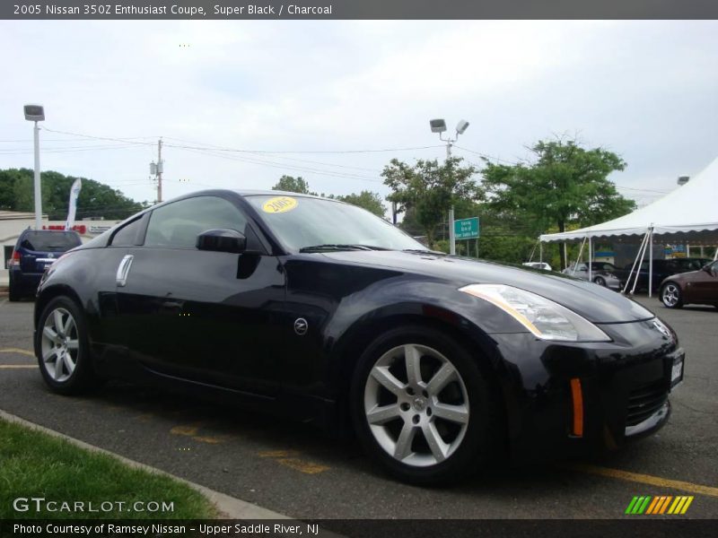 Super Black / Charcoal 2005 Nissan 350Z Enthusiast Coupe
