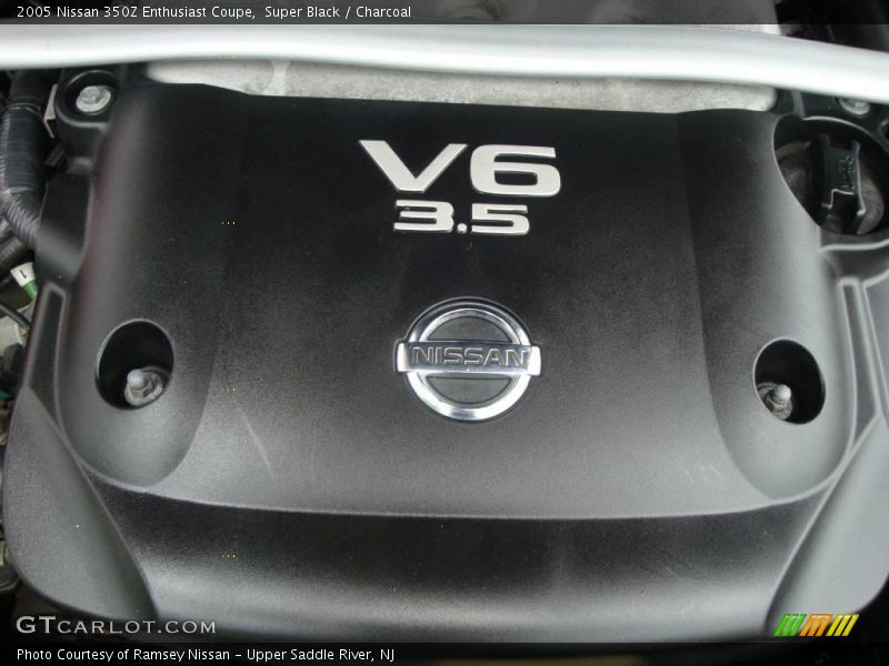 Super Black / Charcoal 2005 Nissan 350Z Enthusiast Coupe
