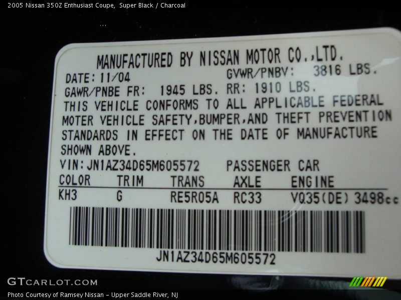 Super Black / Charcoal 2005 Nissan 350Z Enthusiast Coupe