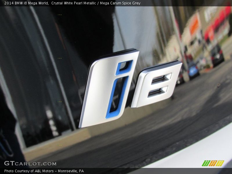  2014 i8 Mega World Logo