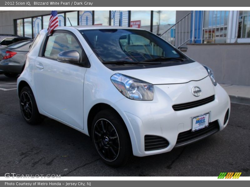 Blizzard White Pearl / Dark Gray 2012 Scion iQ