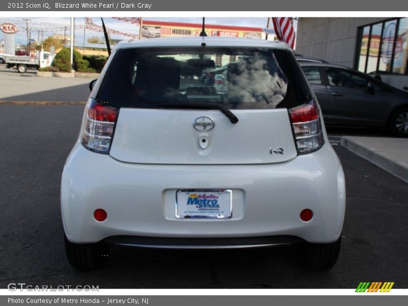 Blizzard White Pearl / Dark Gray 2012 Scion iQ