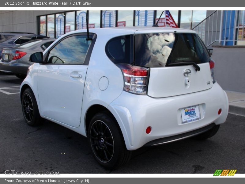 Blizzard White Pearl / Dark Gray 2012 Scion iQ
