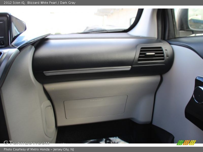 Blizzard White Pearl / Dark Gray 2012 Scion iQ