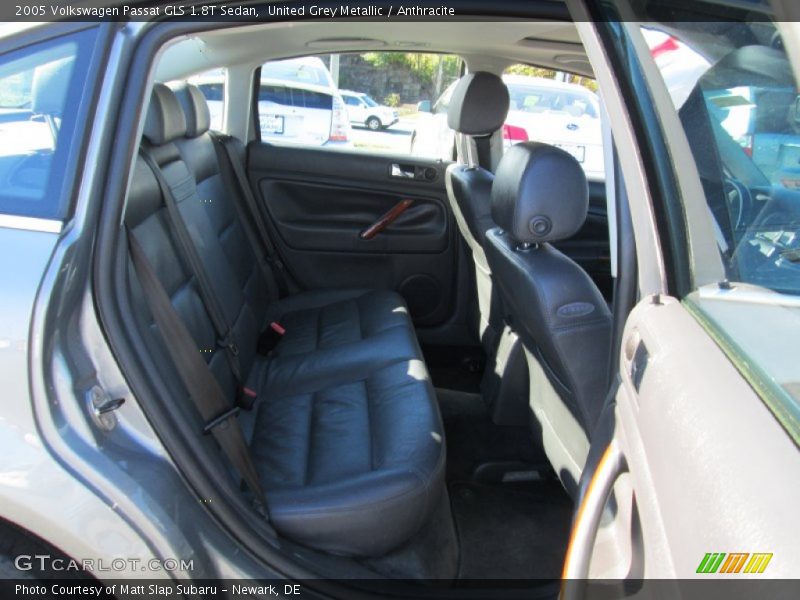 United Grey Metallic / Anthracite 2005 Volkswagen Passat GLS 1.8T Sedan