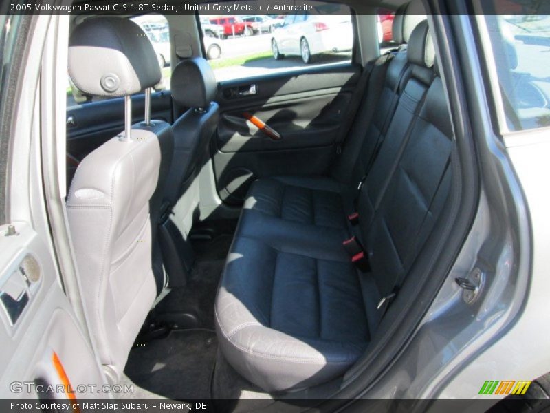 United Grey Metallic / Anthracite 2005 Volkswagen Passat GLS 1.8T Sedan