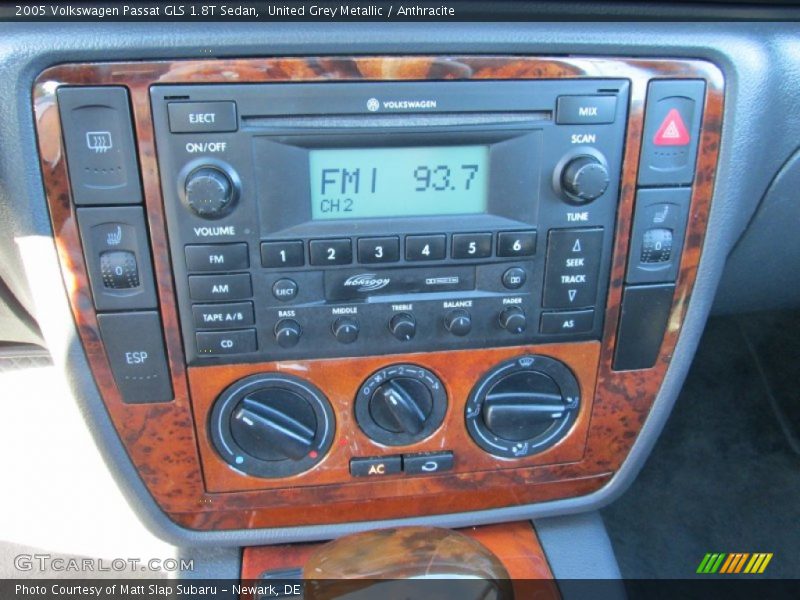 United Grey Metallic / Anthracite 2005 Volkswagen Passat GLS 1.8T Sedan