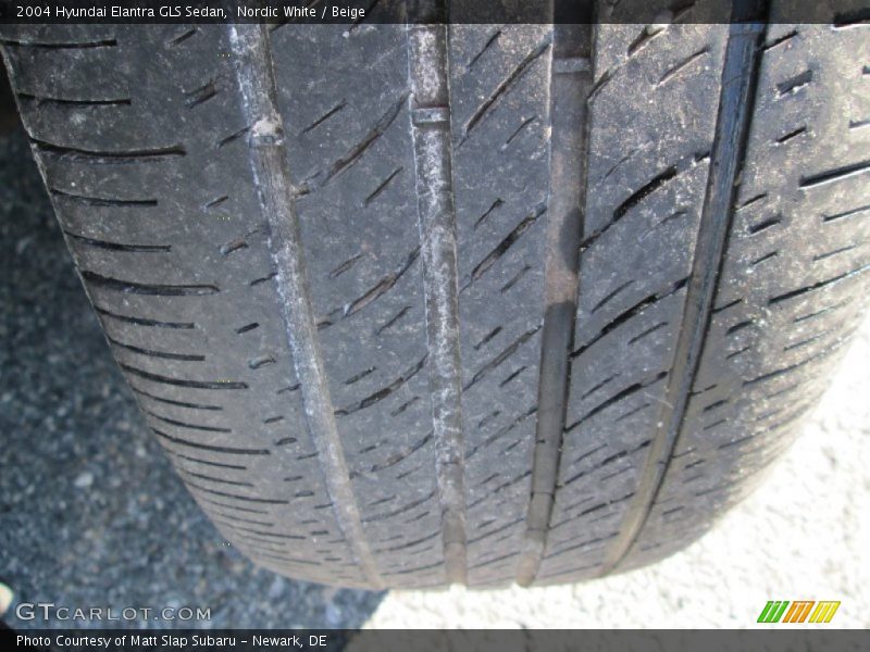 Nordic White / Beige 2004 Hyundai Elantra GLS Sedan