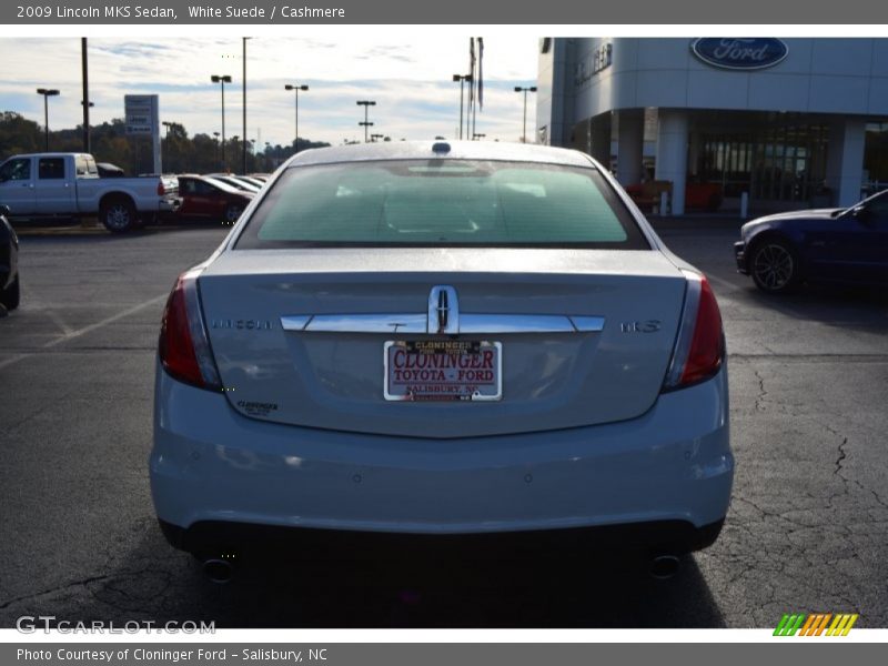 White Suede / Cashmere 2009 Lincoln MKS Sedan