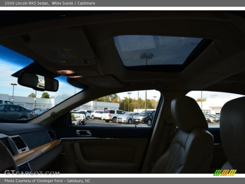 White Suede / Cashmere 2009 Lincoln MKS Sedan