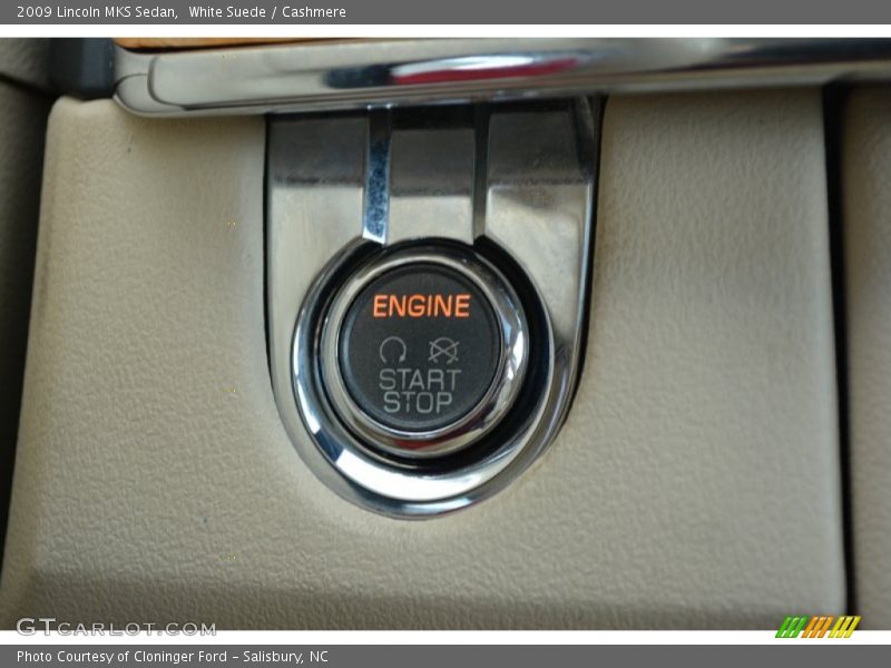 White Suede / Cashmere 2009 Lincoln MKS Sedan