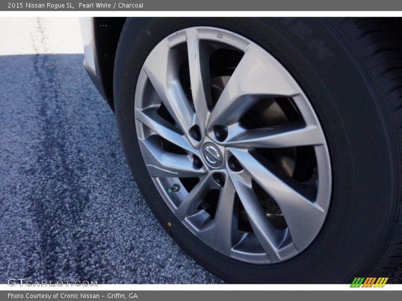 Pearl White / Charcoal 2015 Nissan Rogue SL