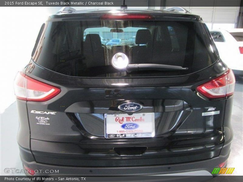Tuxedo Black Metallic / Charcoal Black 2015 Ford Escape SE