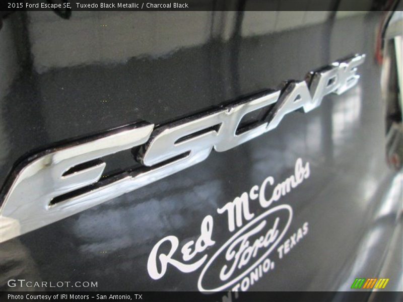 Tuxedo Black Metallic / Charcoal Black 2015 Ford Escape SE