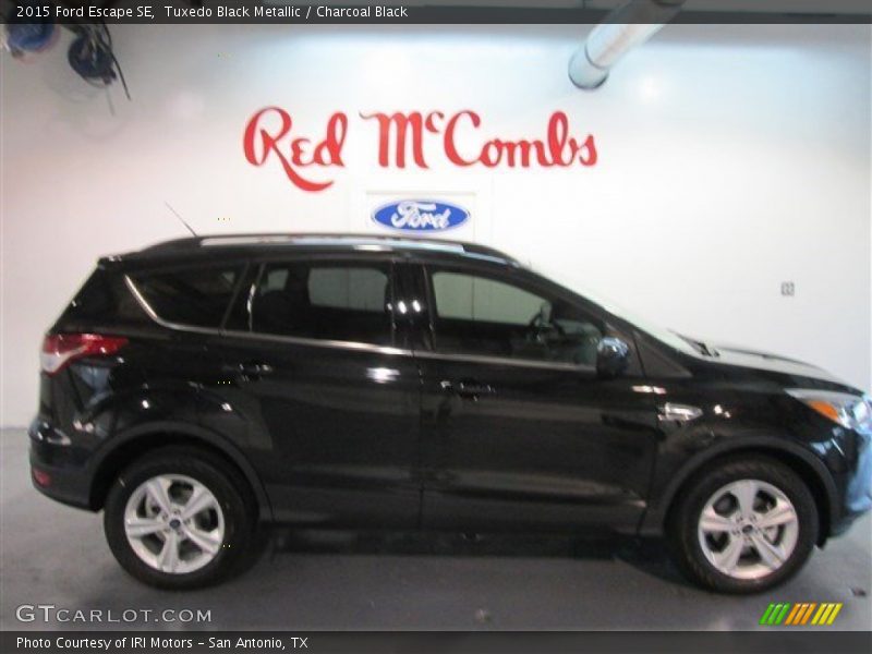 Tuxedo Black Metallic / Charcoal Black 2015 Ford Escape SE