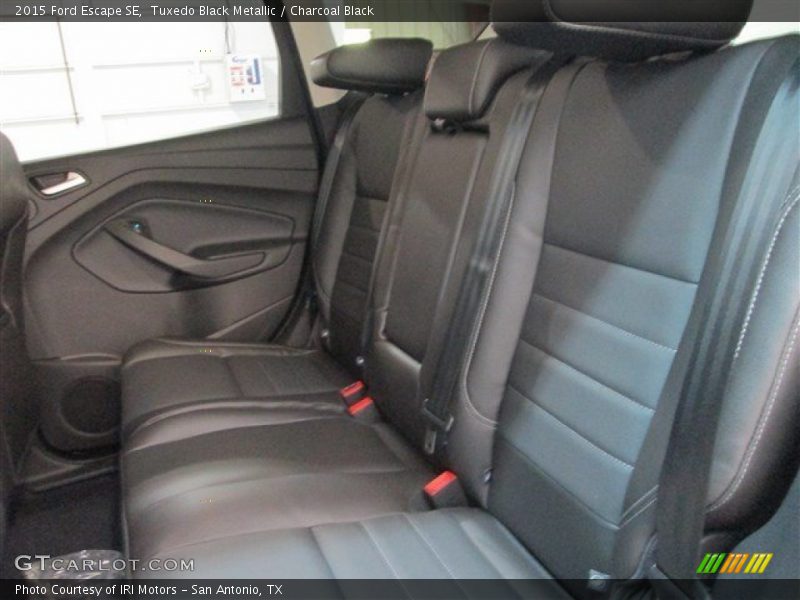Tuxedo Black Metallic / Charcoal Black 2015 Ford Escape SE