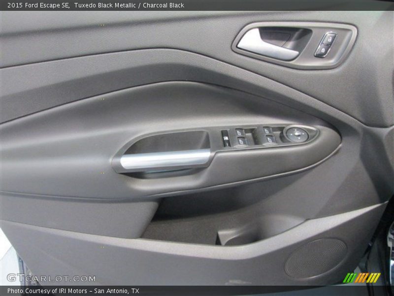 Tuxedo Black Metallic / Charcoal Black 2015 Ford Escape SE