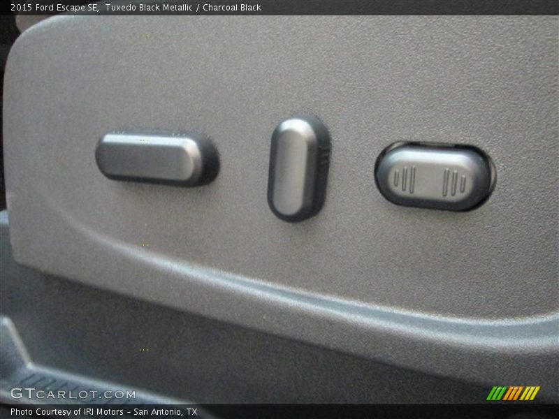 Tuxedo Black Metallic / Charcoal Black 2015 Ford Escape SE