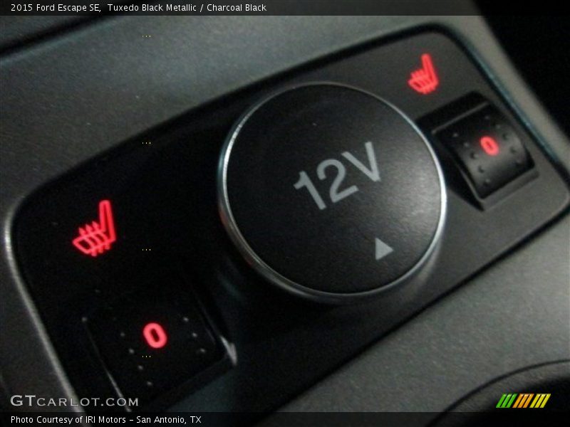 Tuxedo Black Metallic / Charcoal Black 2015 Ford Escape SE