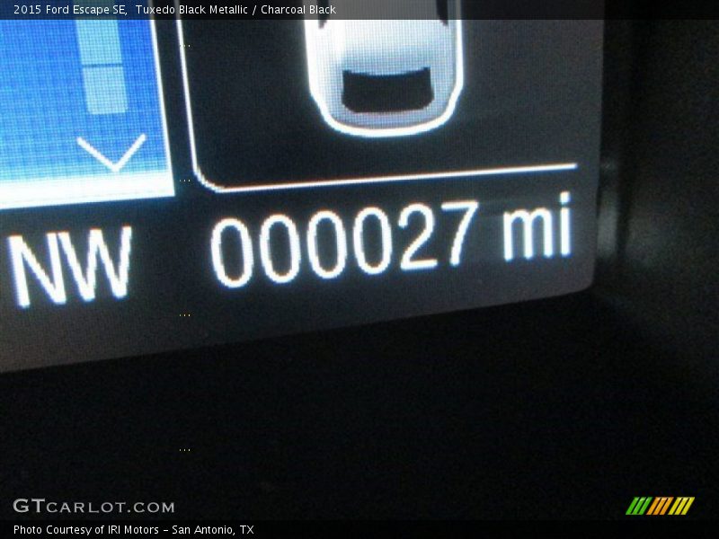 Tuxedo Black Metallic / Charcoal Black 2015 Ford Escape SE