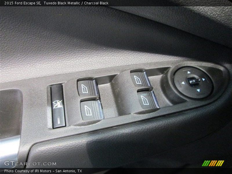 Tuxedo Black Metallic / Charcoal Black 2015 Ford Escape SE