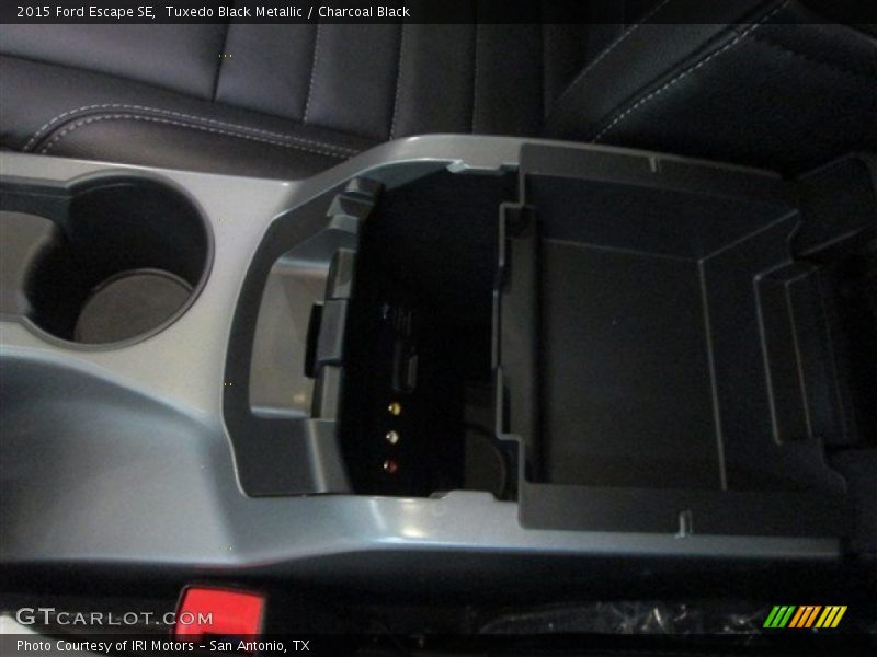 Tuxedo Black Metallic / Charcoal Black 2015 Ford Escape SE