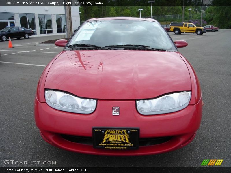 Bright Red / Gray/Ebony 2002 Saturn S Series SC2 Coupe