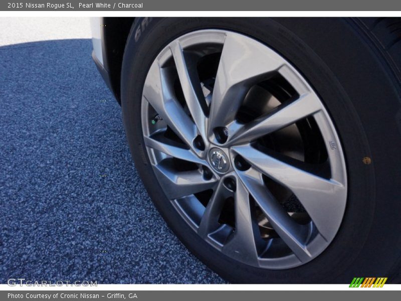 Pearl White / Charcoal 2015 Nissan Rogue SL